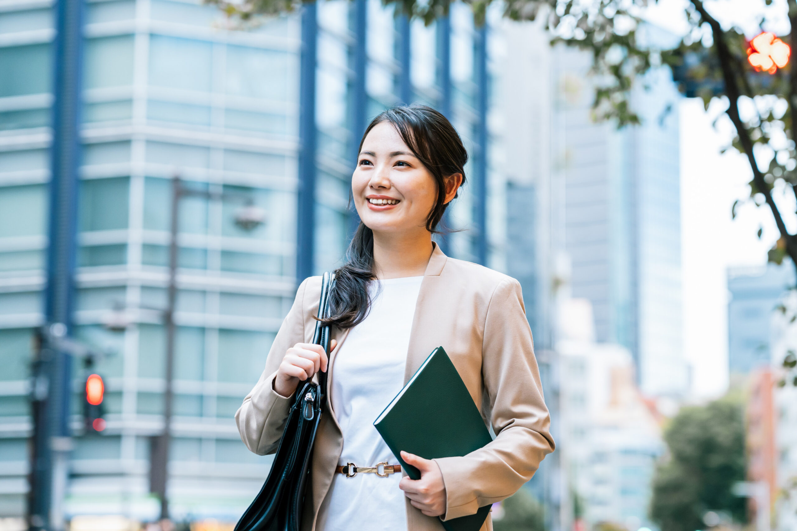 社員撮影 皆異なる撮影場所でも 若者は写真を撮られ慣れている | 全国出張撮影のプロスクルー