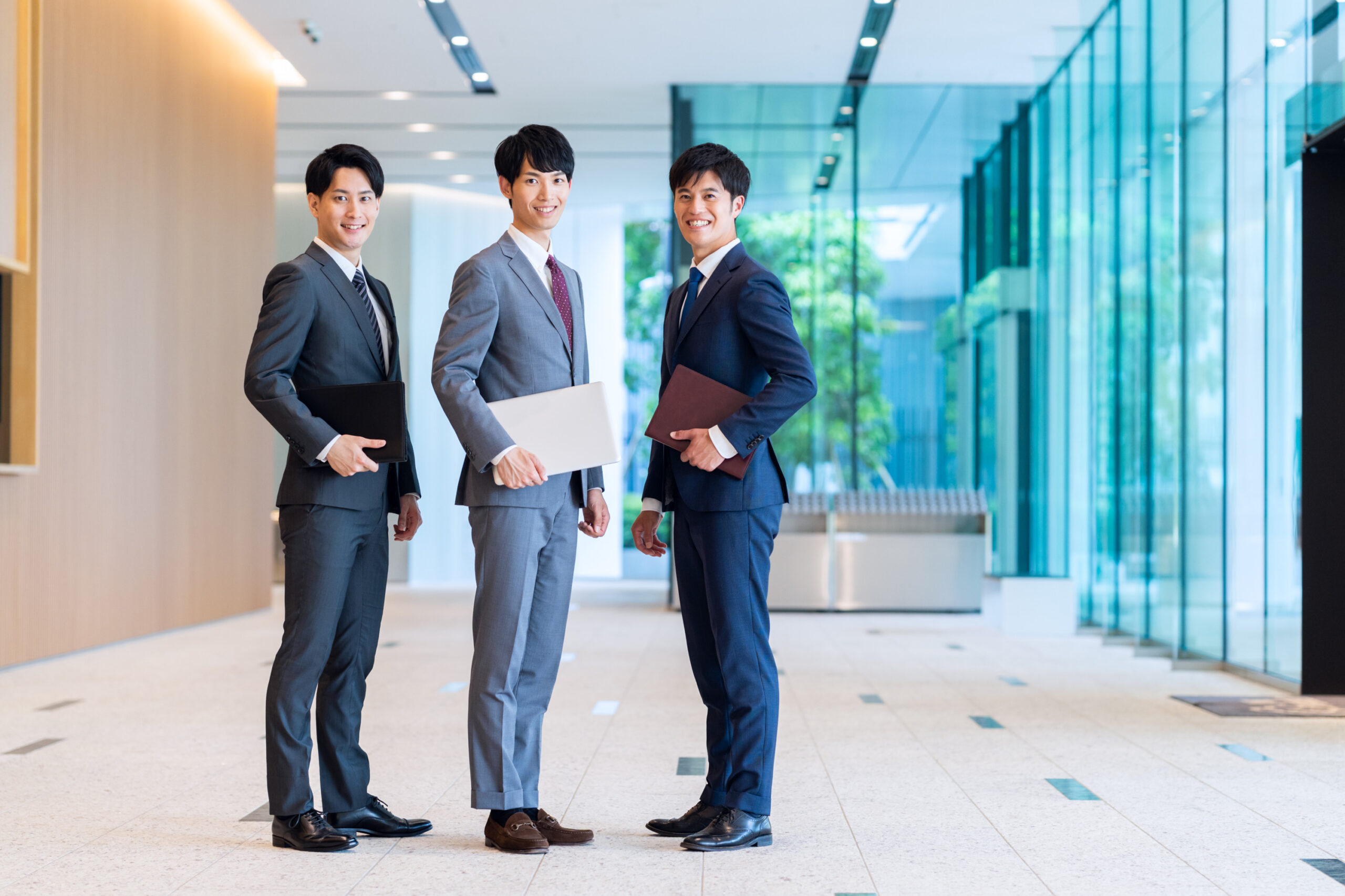 社員撮影 さすがの気遣いと素敵な会社の雰囲気が 100周年の歴史を物語る | 全国出張撮影のプロスクルー